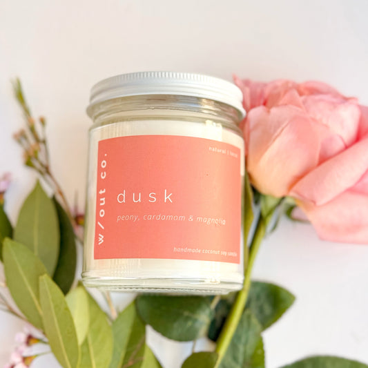 Dusk candle - peony, magnolia, and cardamom