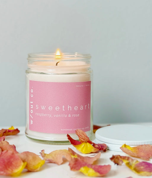 Sweetheart candle - raspberry, vanilla & rose